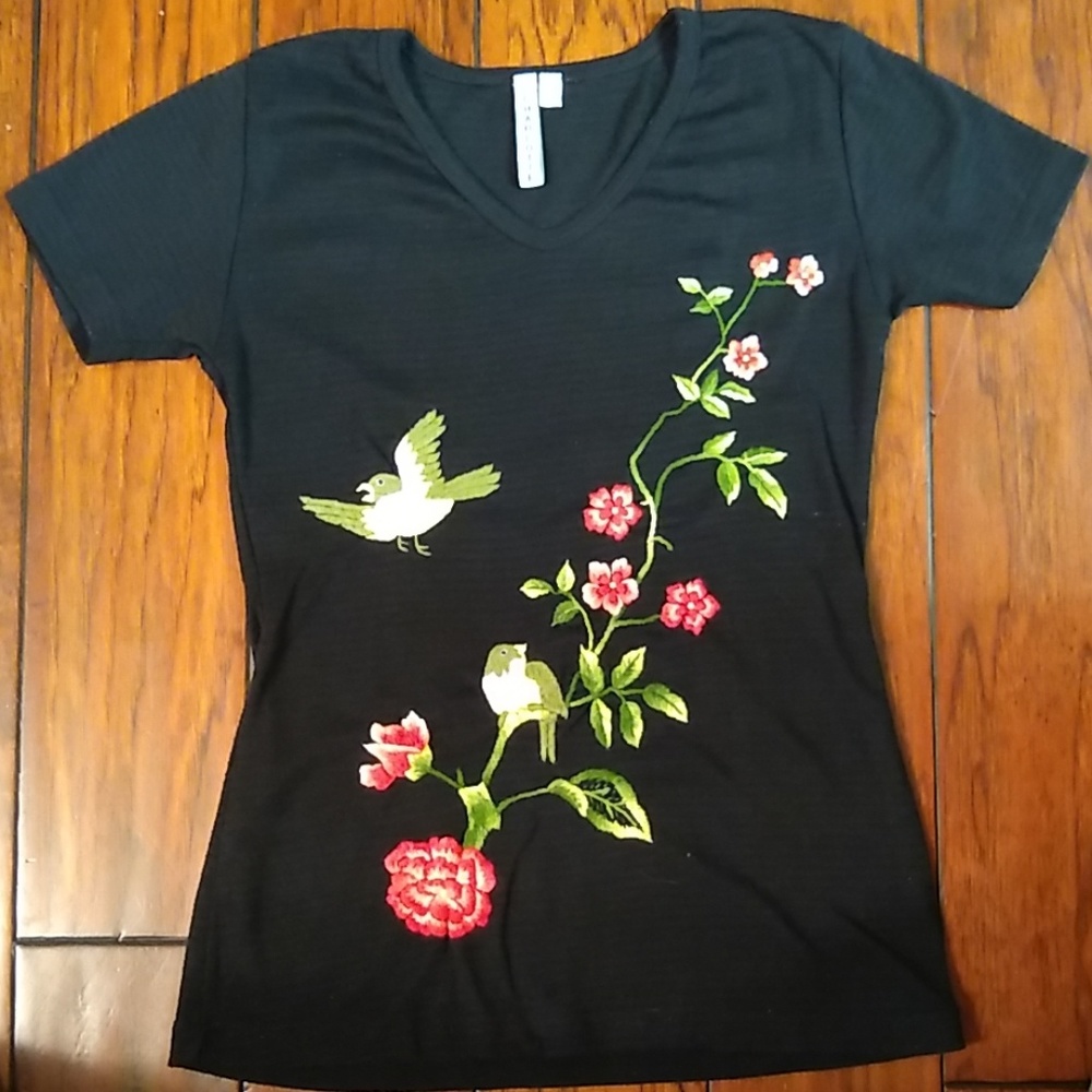 Charlotte Tarantola Embroidered Tee. One Size.